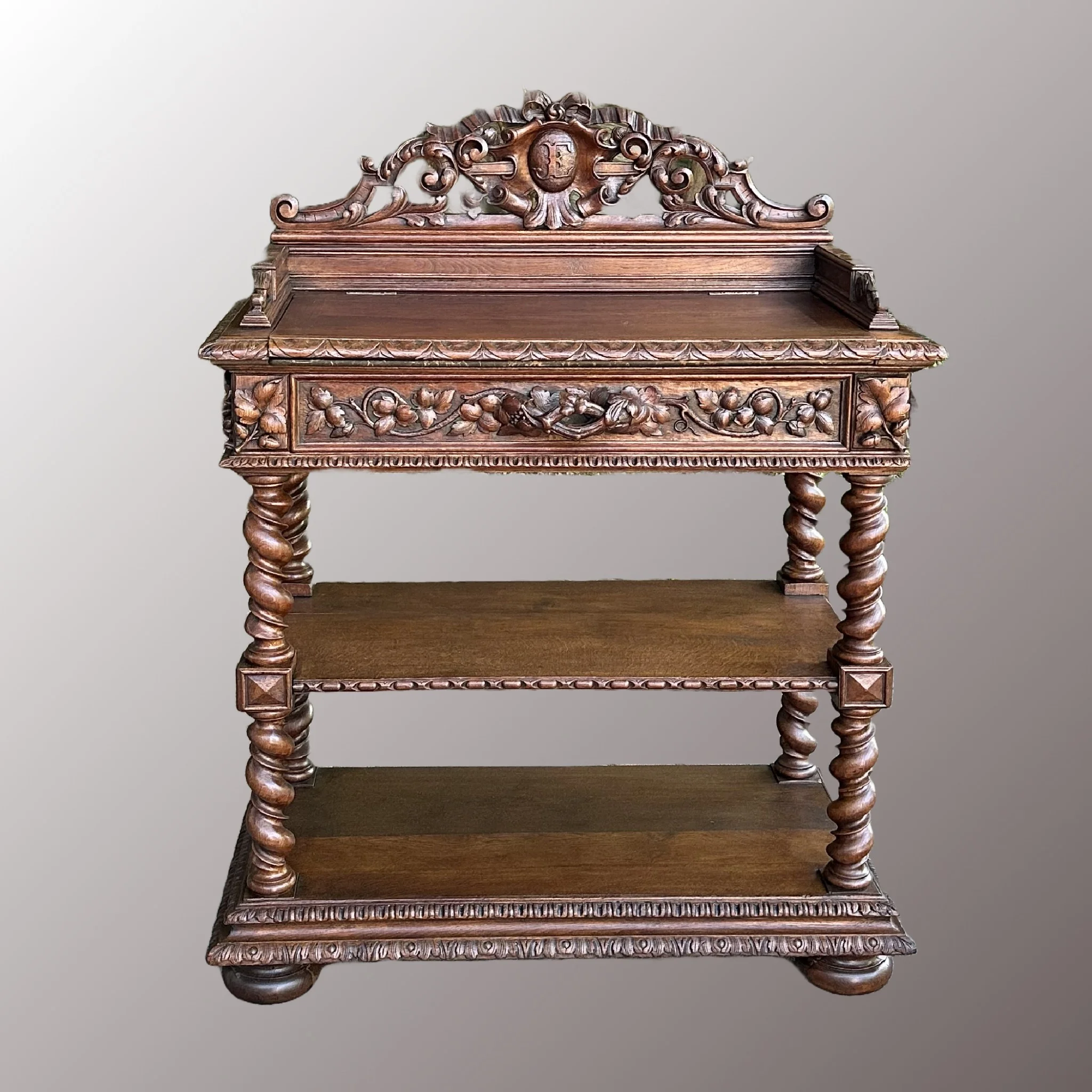 Hasonló termék: Historizáló előkészítőasztal