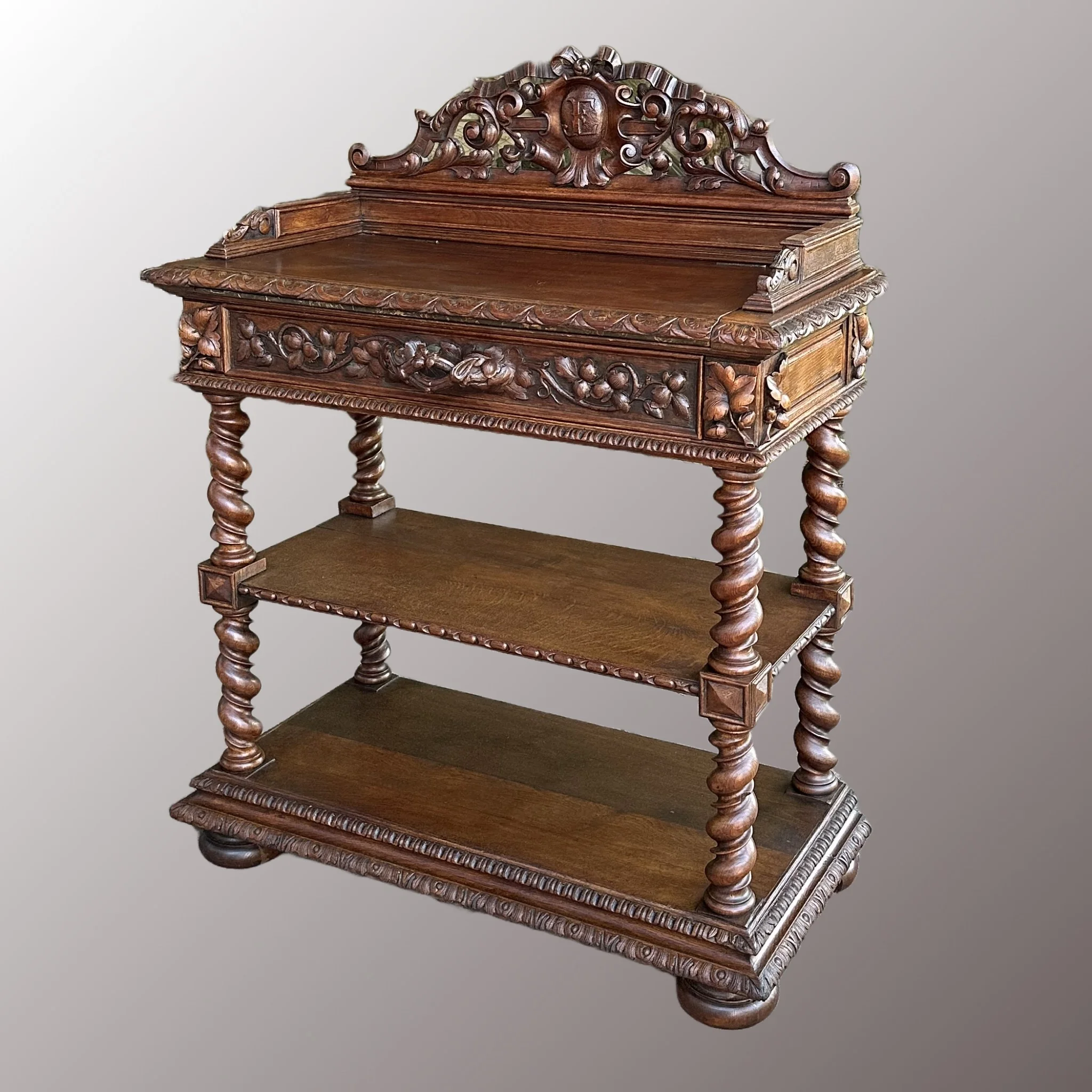 Historizáló előkészítőasztal - 3. nézet