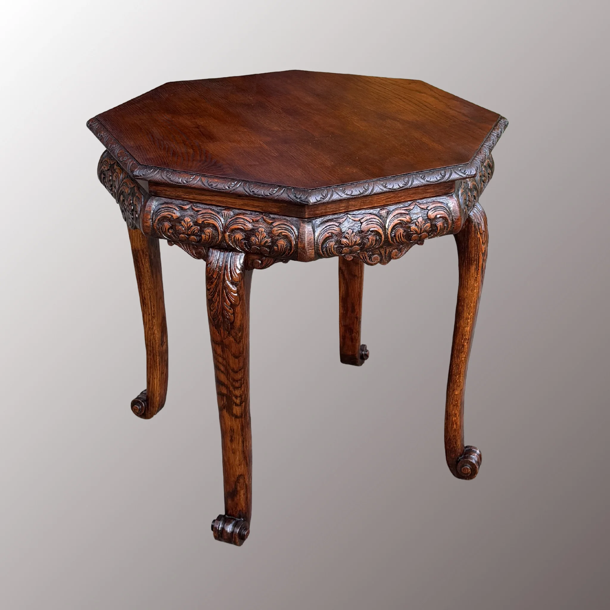 Historizáló asztal - 2. nézet