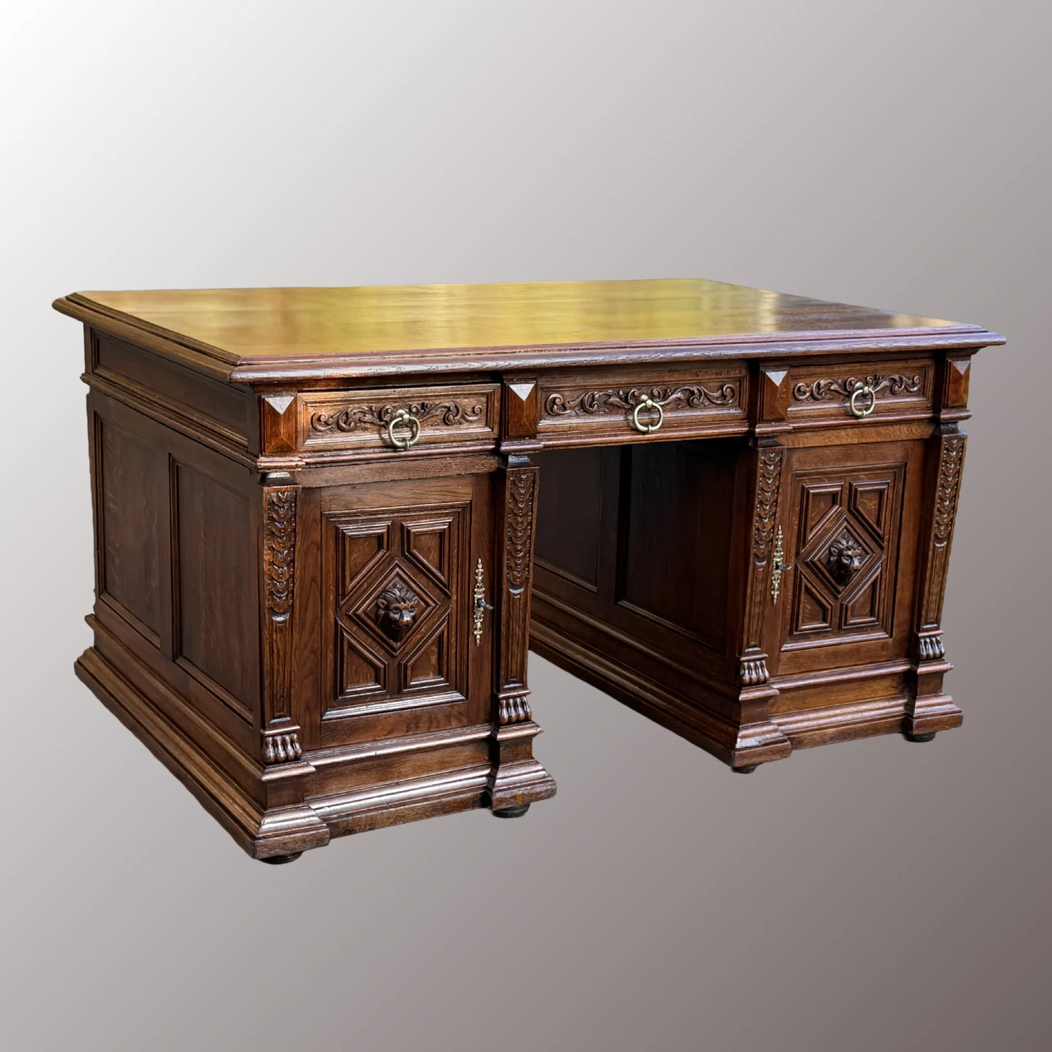 Restaurált Neoreneszánsz íróasztal