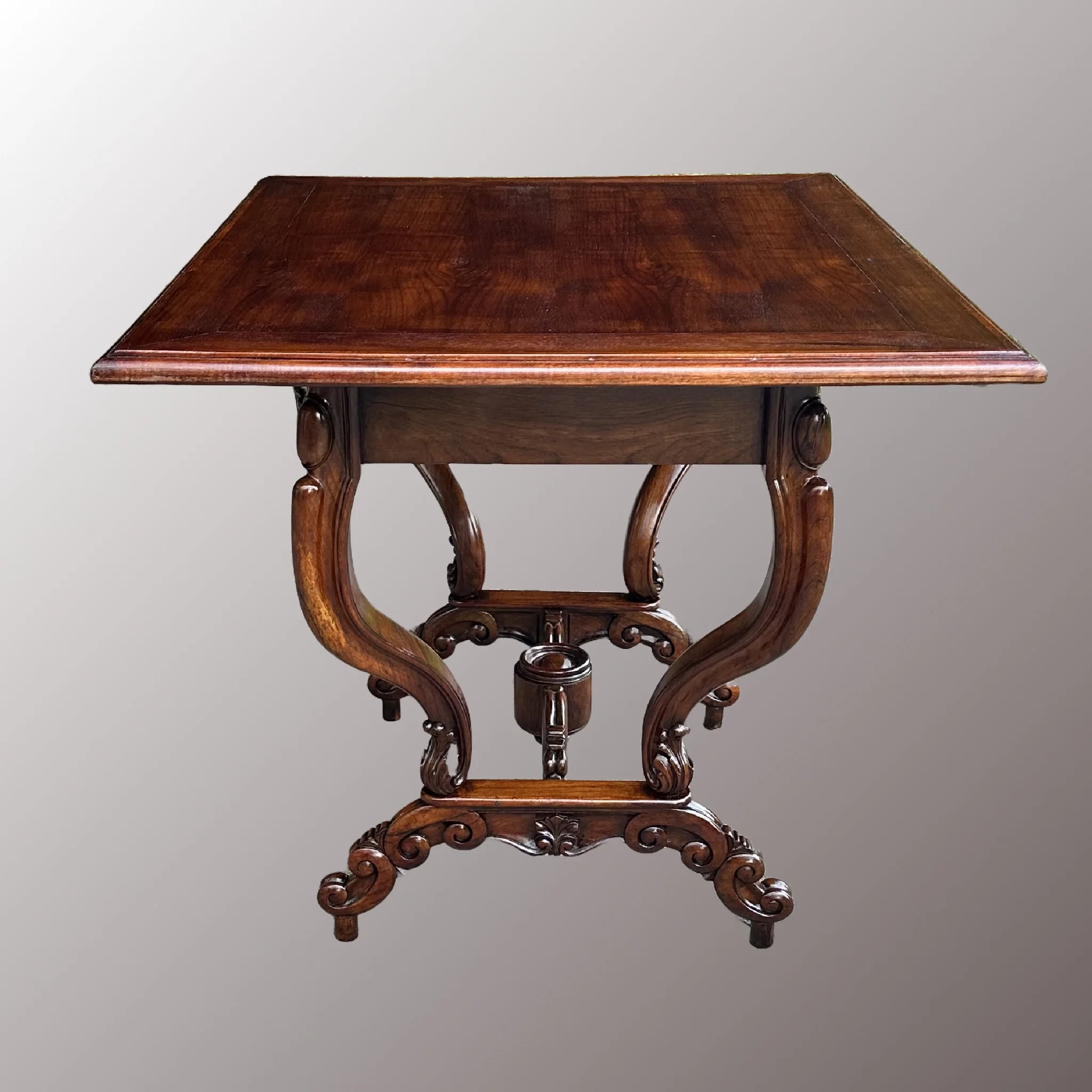 Historizáló társalgó asztal - 3. nézet