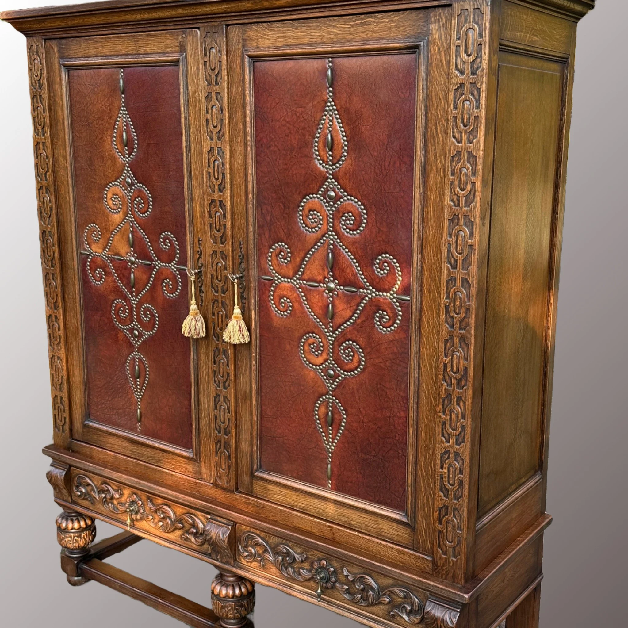 Antik hatású dolgozószoba - 3. nézet