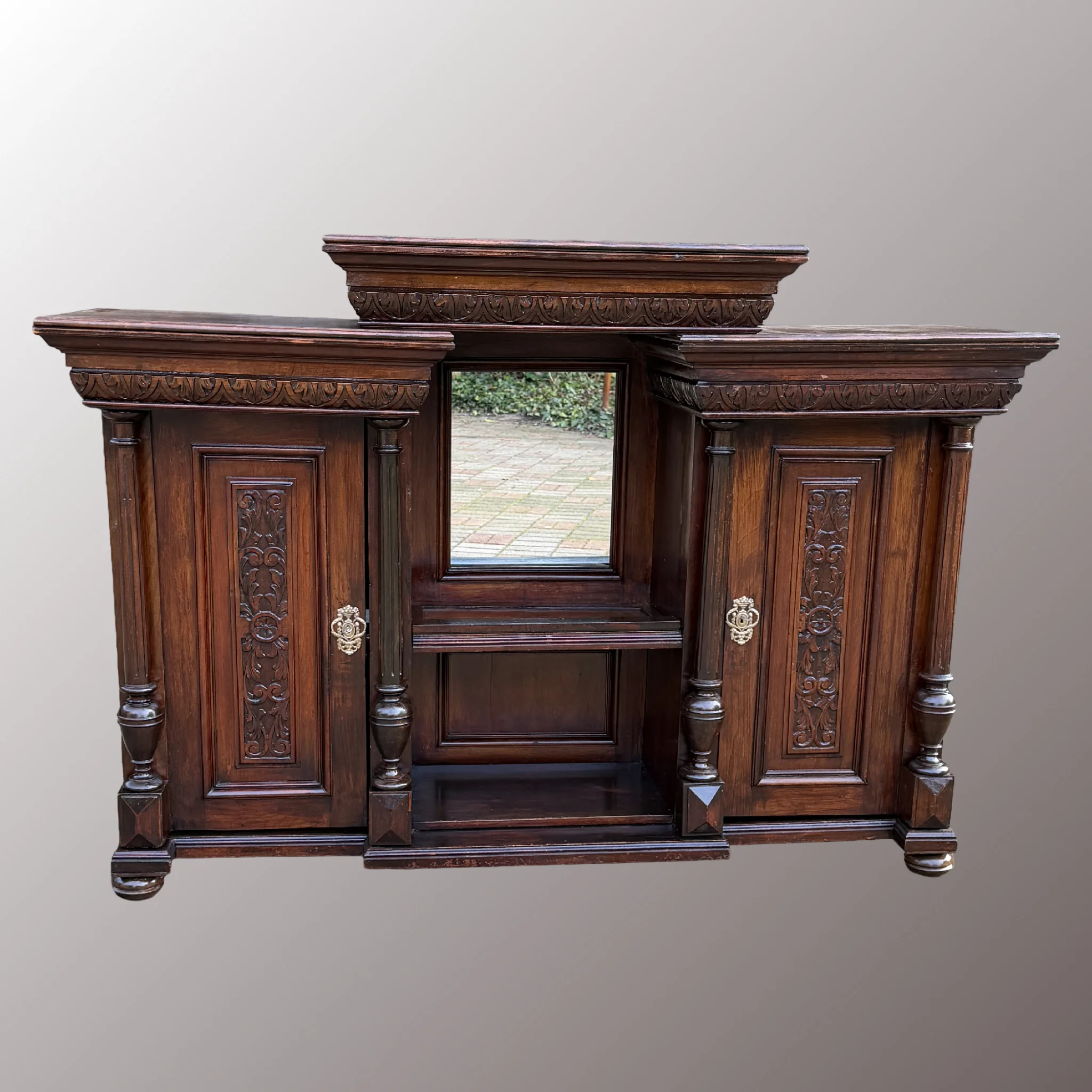 Restaurált Historizáló kétszárnyas bárszekrény