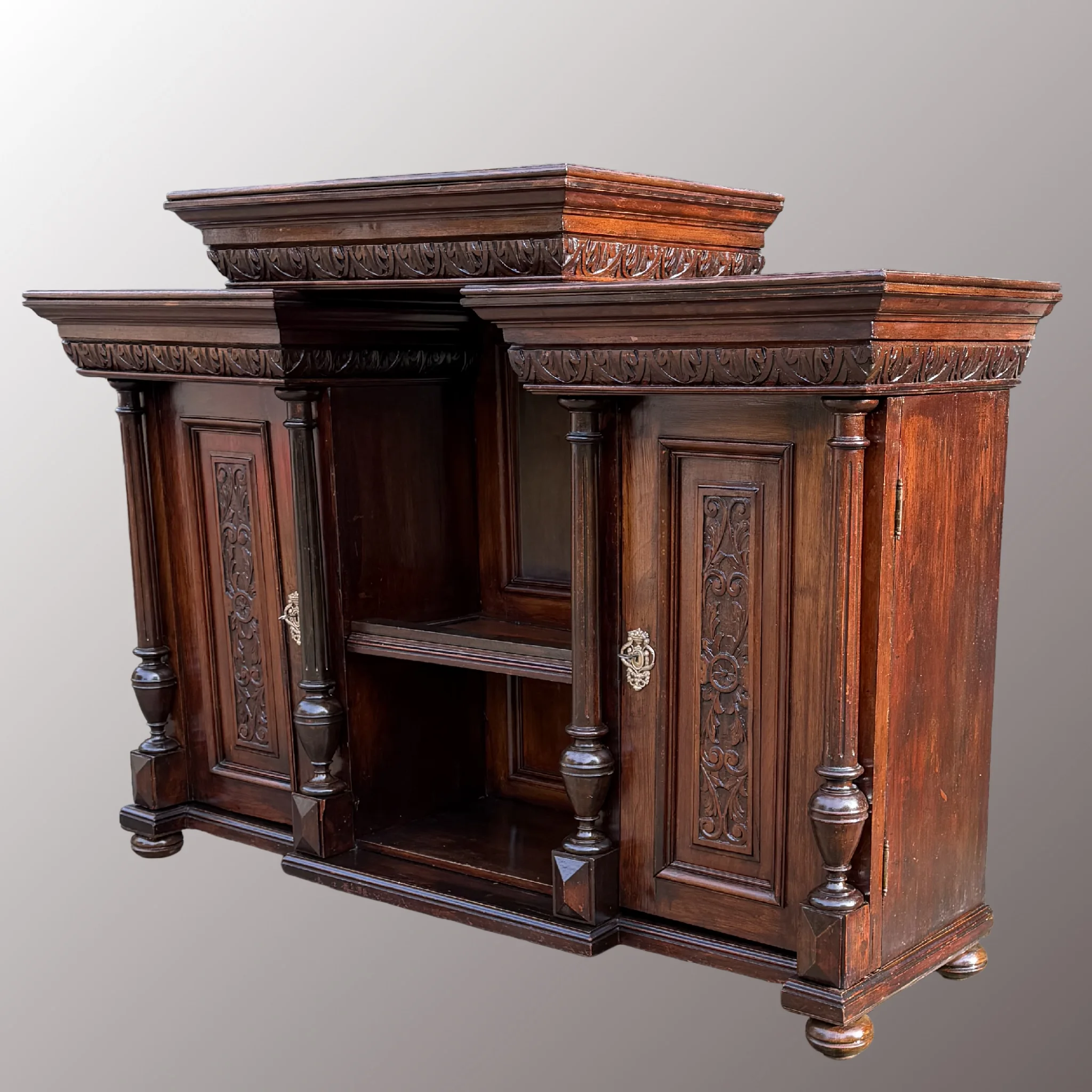 Historizáló kétszárnyas bárszekrény - 3. nézet