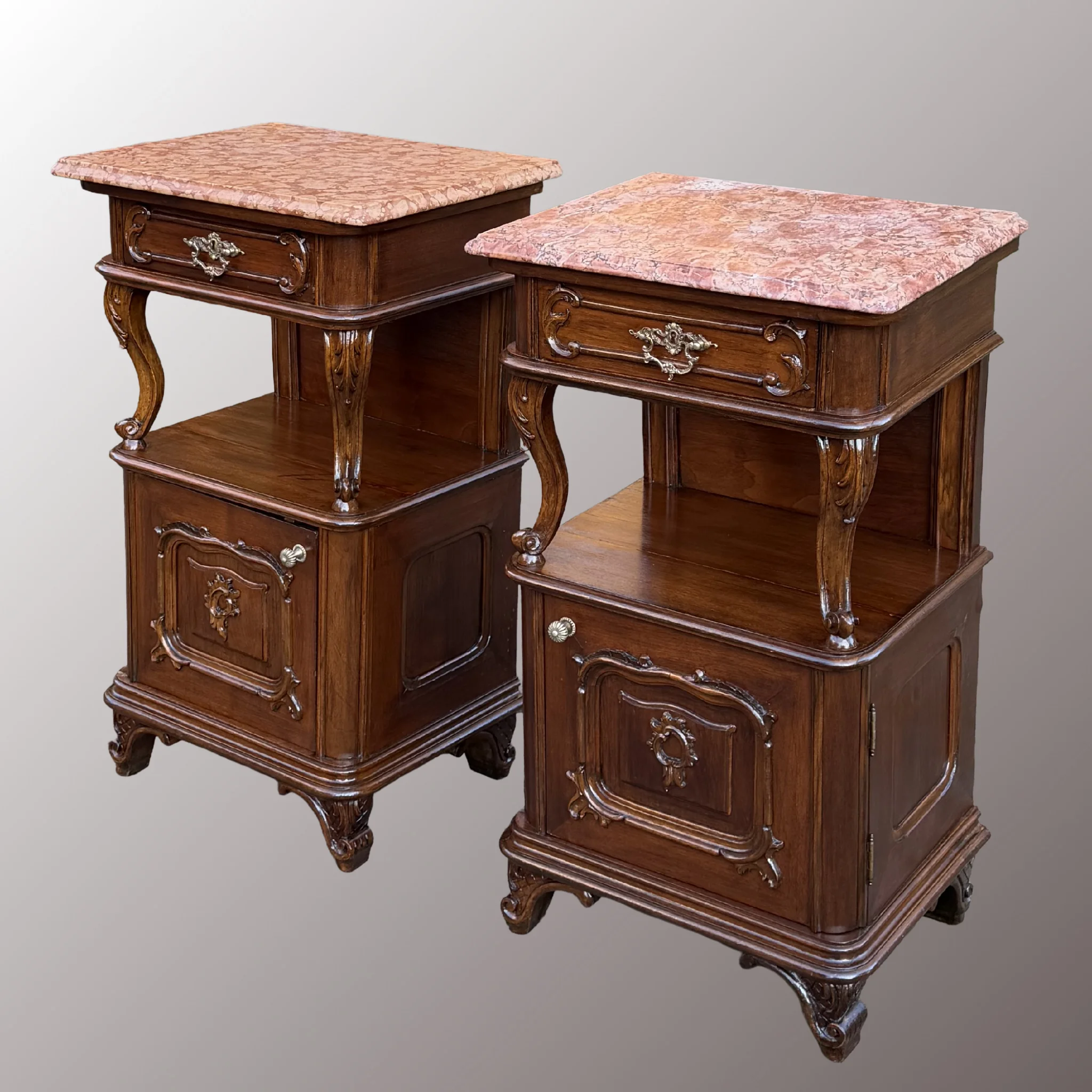 Neobarokk éjjeliszekrény párban - 3. nézet