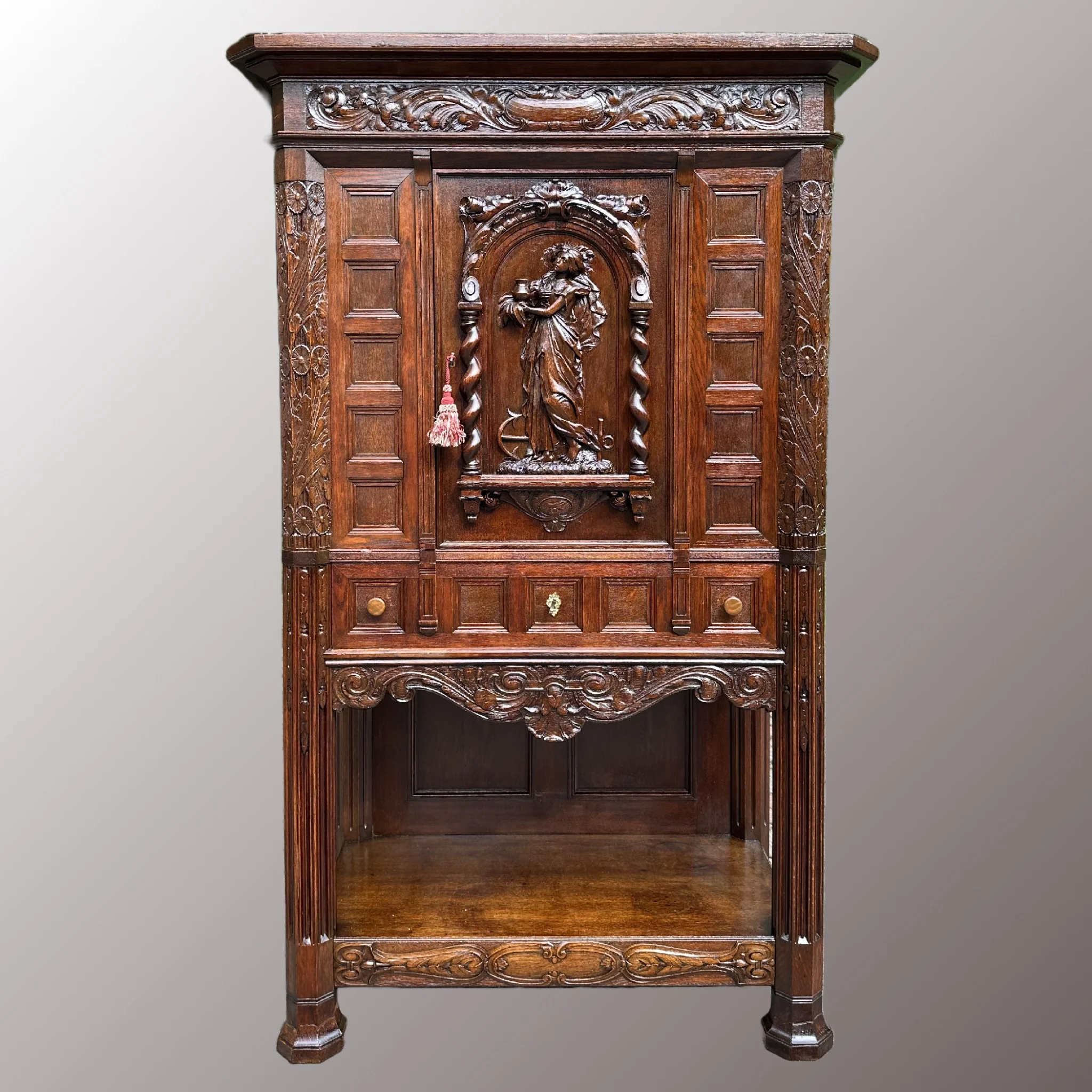 Restaurált Neoreneszánsz kabinet szekrény