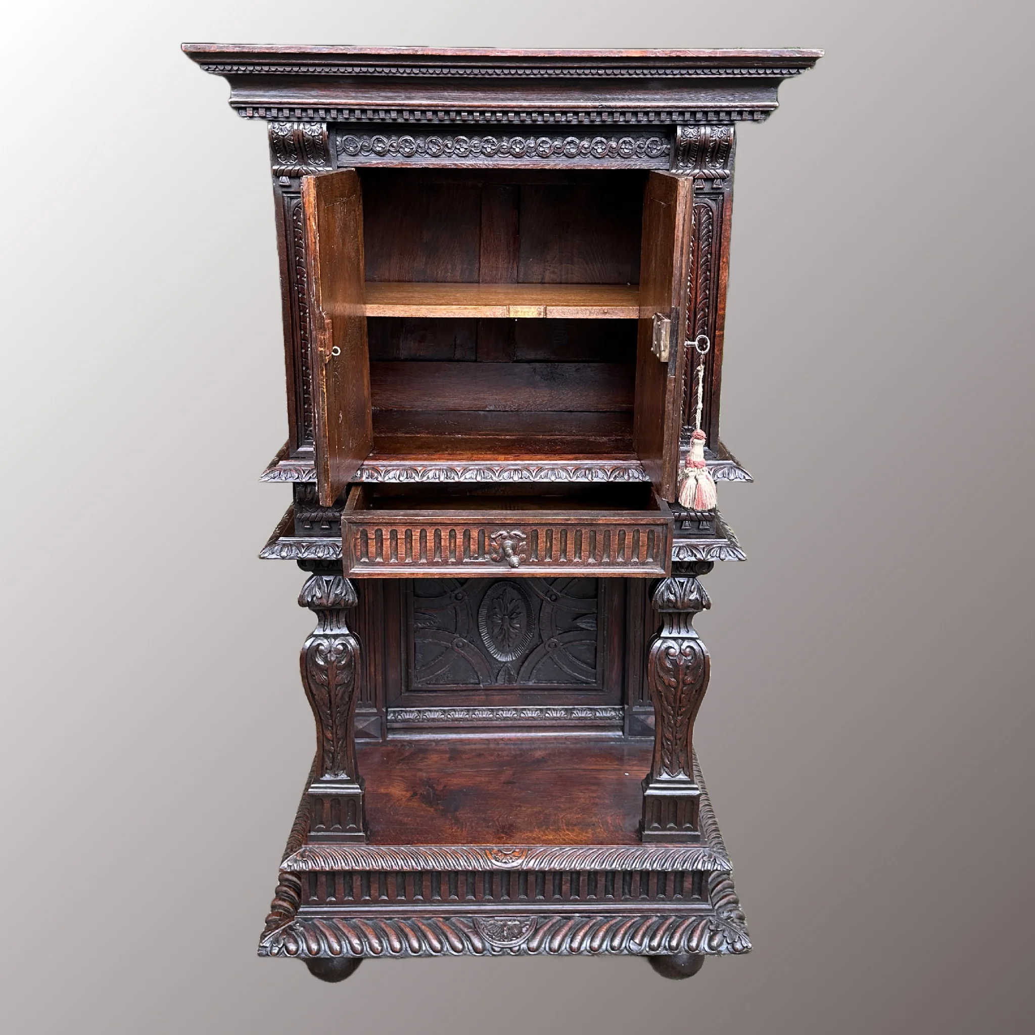 Neoreneszánsz kabinetszekrény - 4. nézet