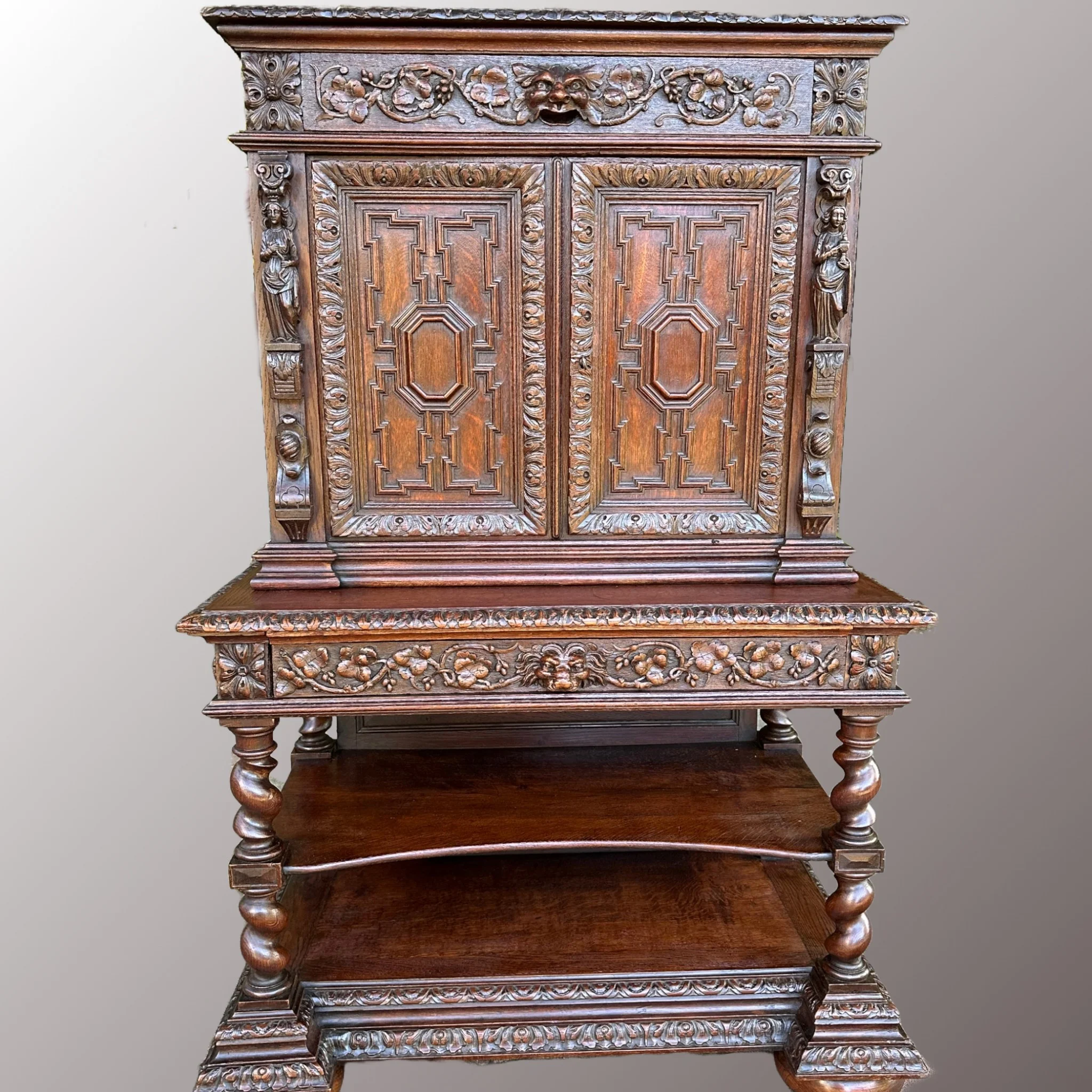 Restaurált Historizáló kabinetszekrény