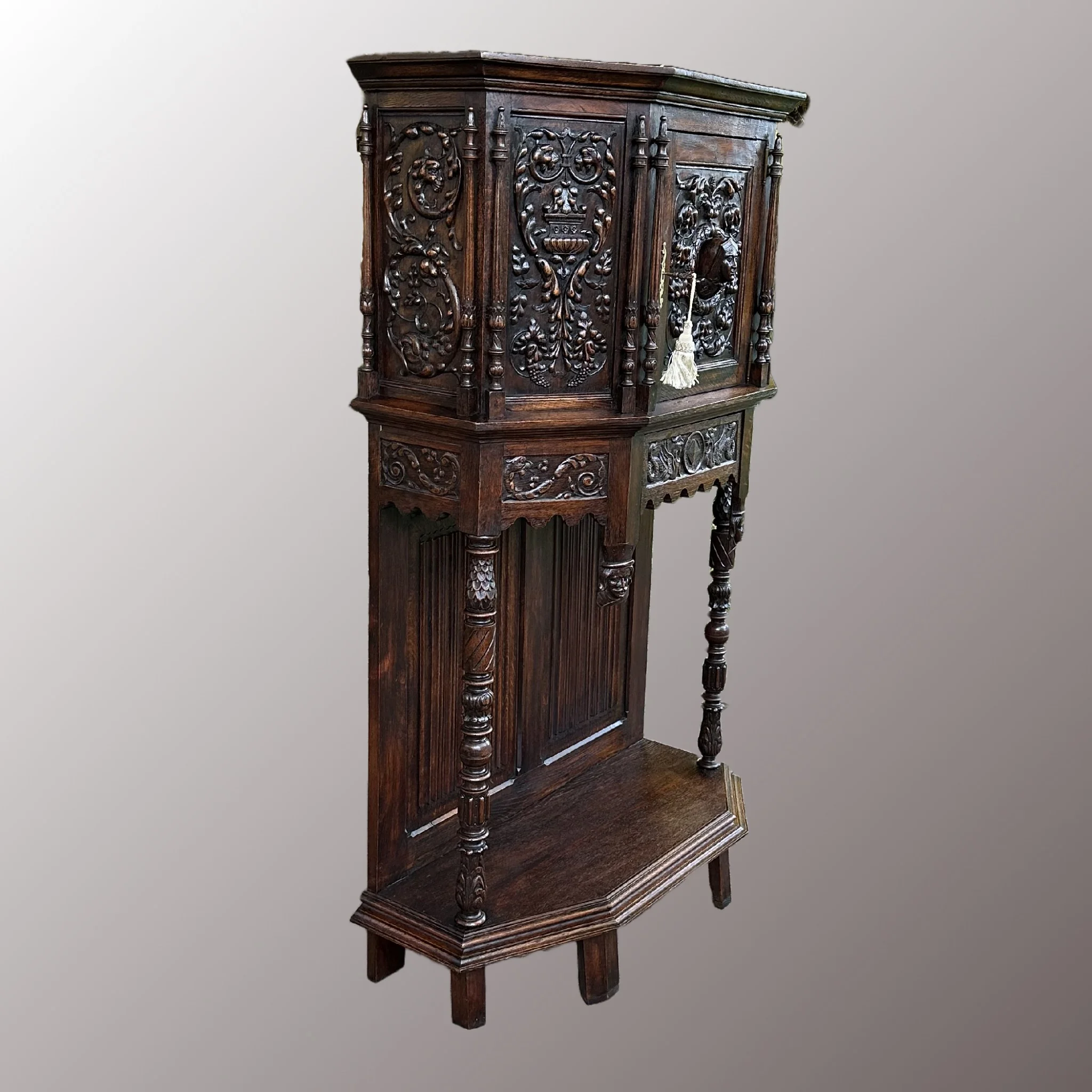 Neoreneszánsz kabinetszekrény - 3. nézet