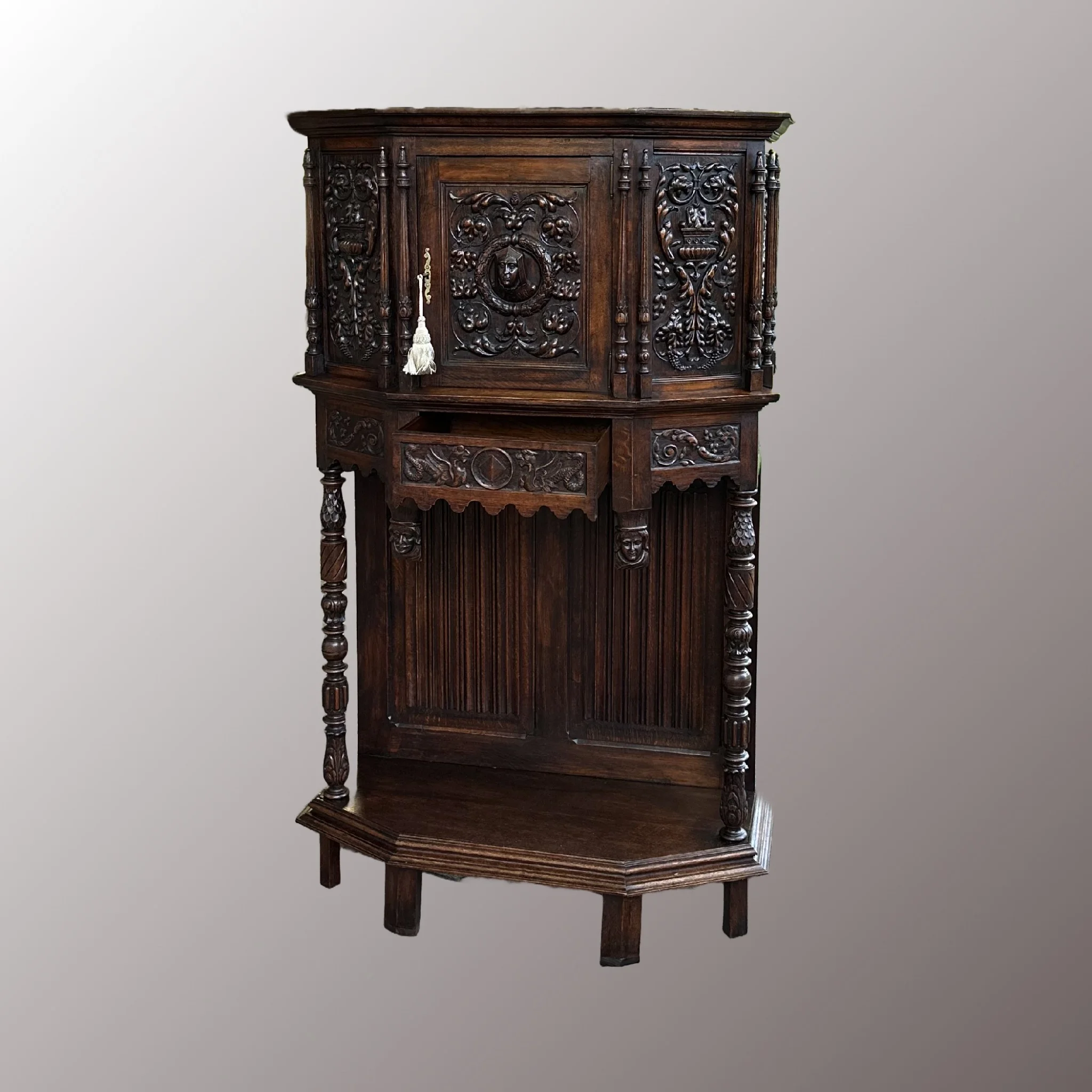 Neoreneszánsz kabinetszekrény - 5. nézet