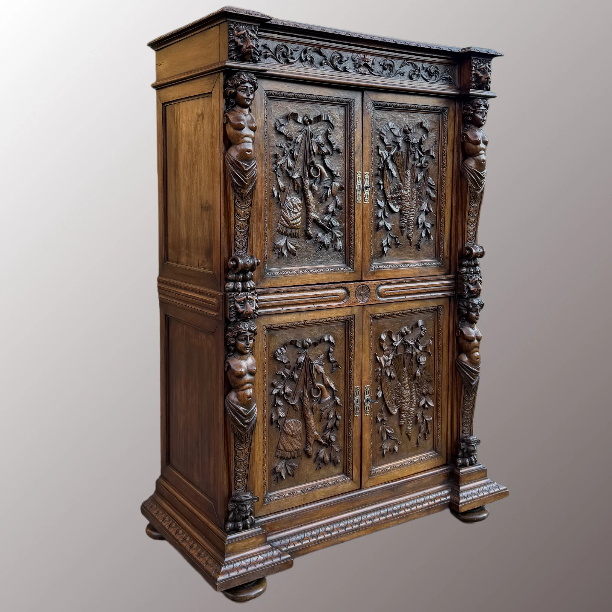 Neoreneszánsz kabinetszekrény - 2. nézet