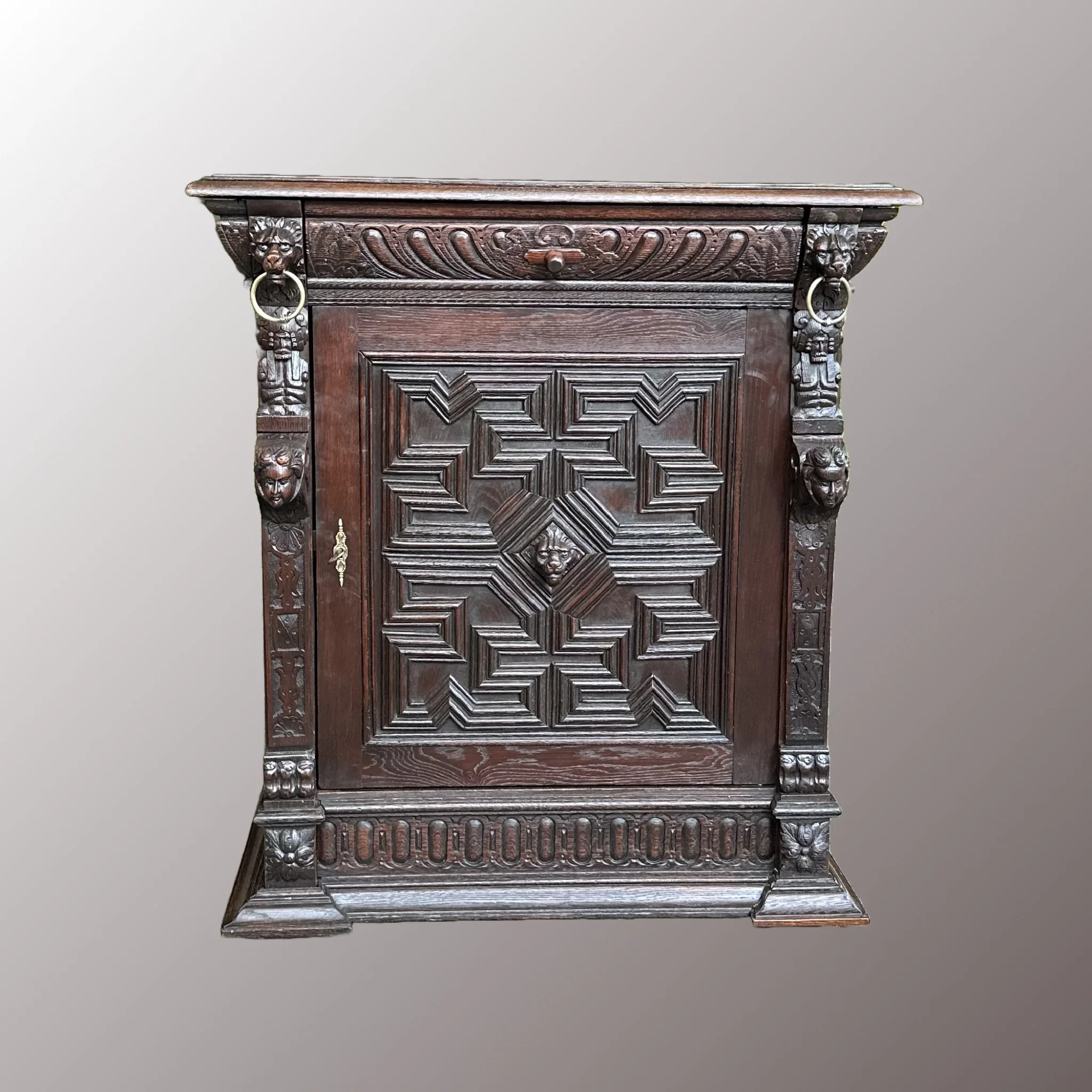 Restaurált Neoreneszánsz komód