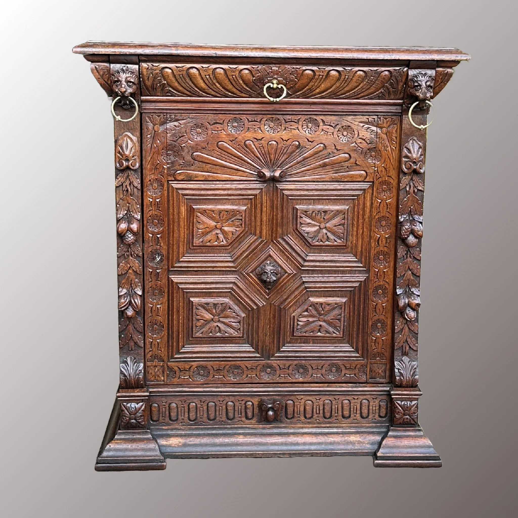 Restaurált Neoreneszánsz komód