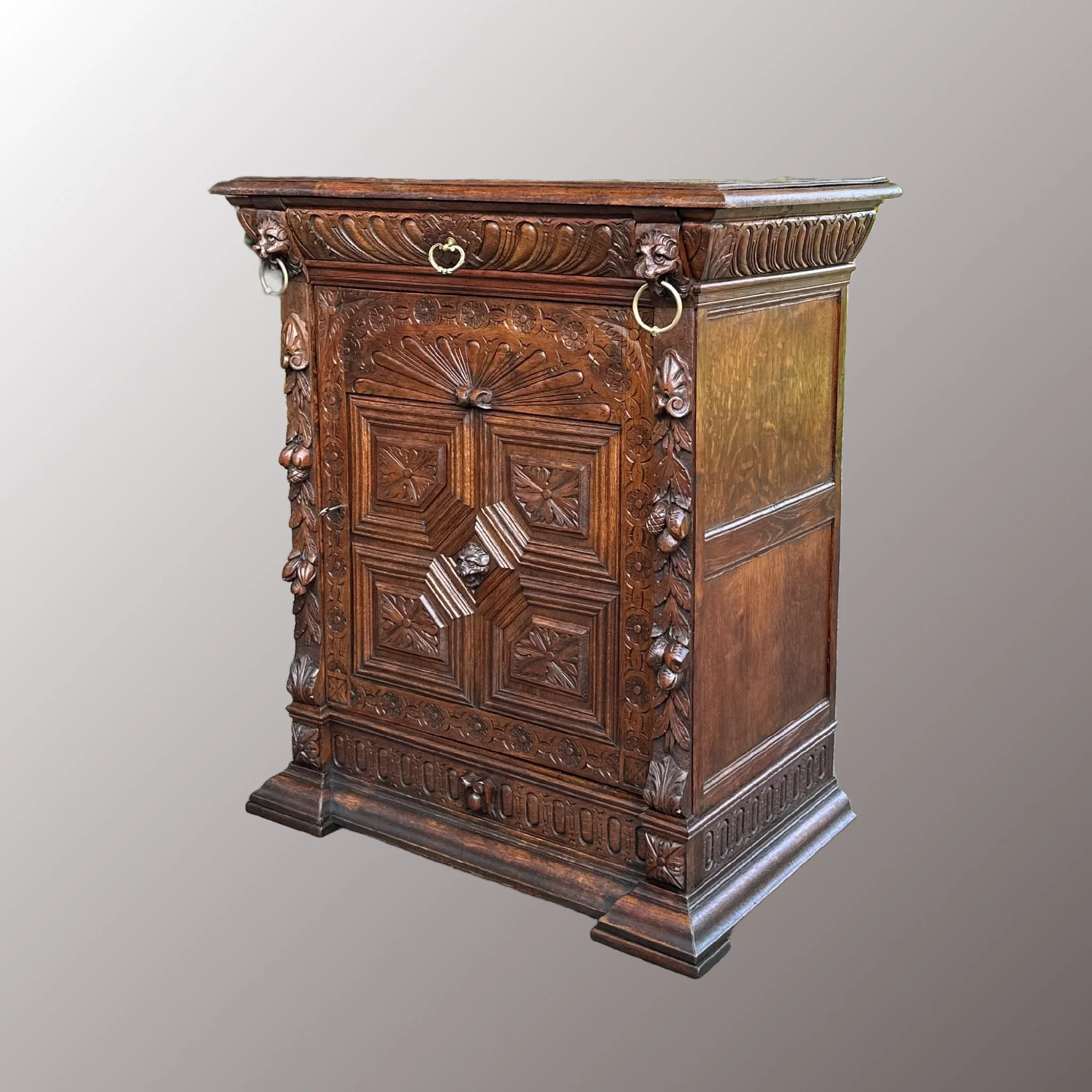 Neoreneszánsz komód - 3. nézet