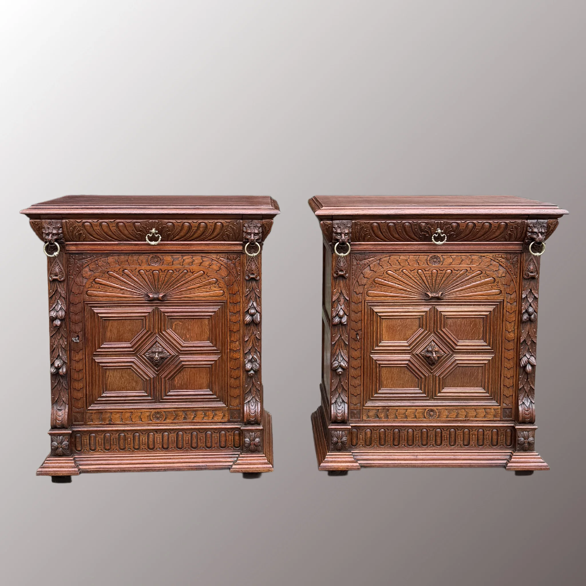 Restaurált Historizáló komódpáros