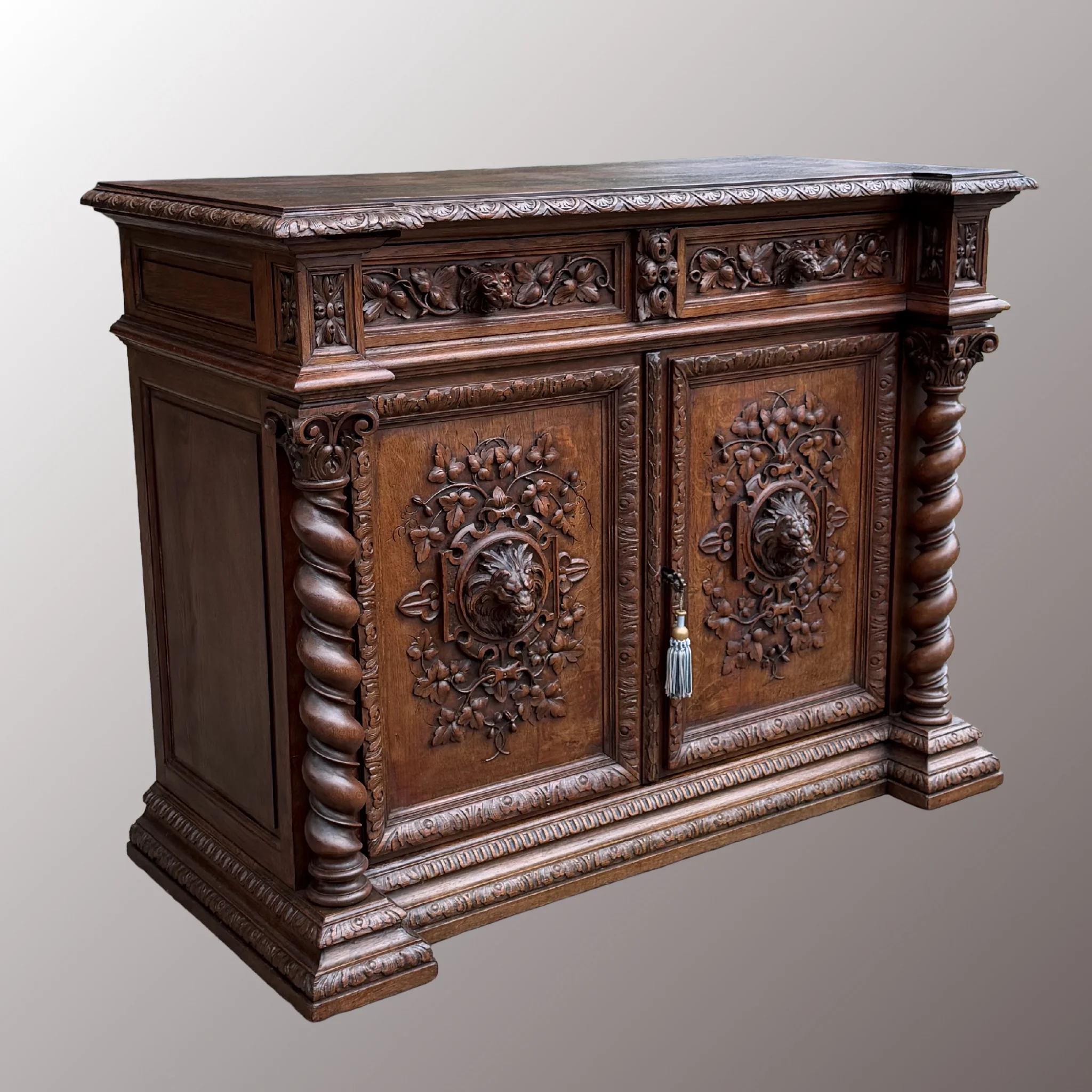 Neoreneszánsz komód - 2. nézet