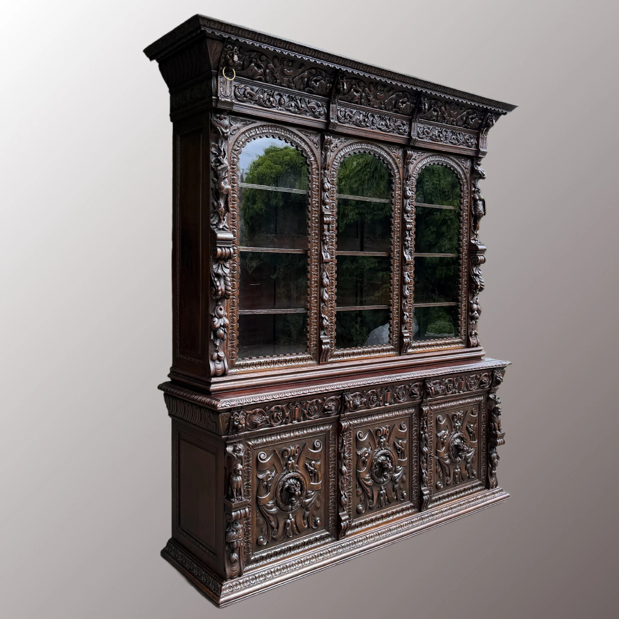 Restaurált Neoreneszánsz könyvesszekrény