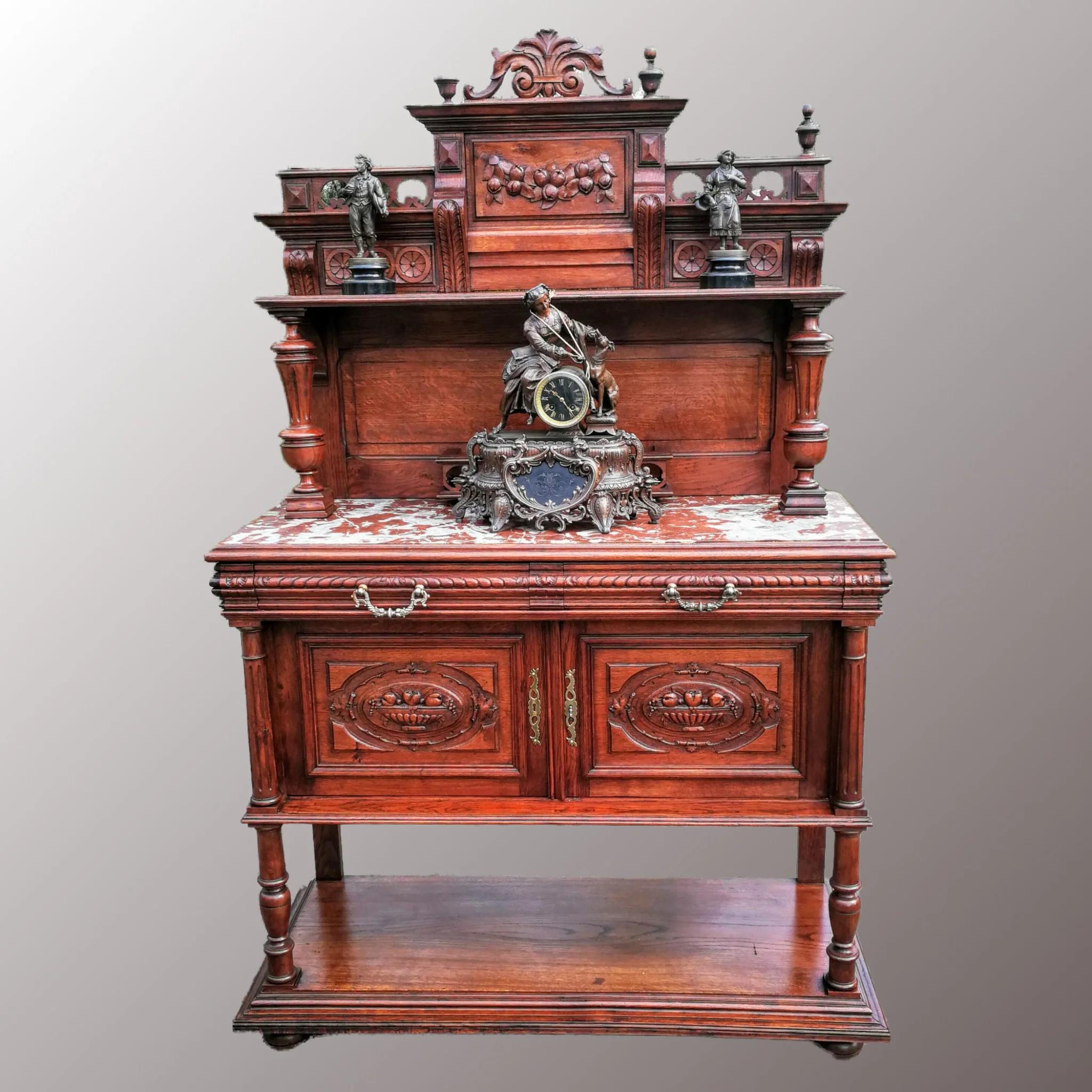 Restaurált Historizáló pohárszék