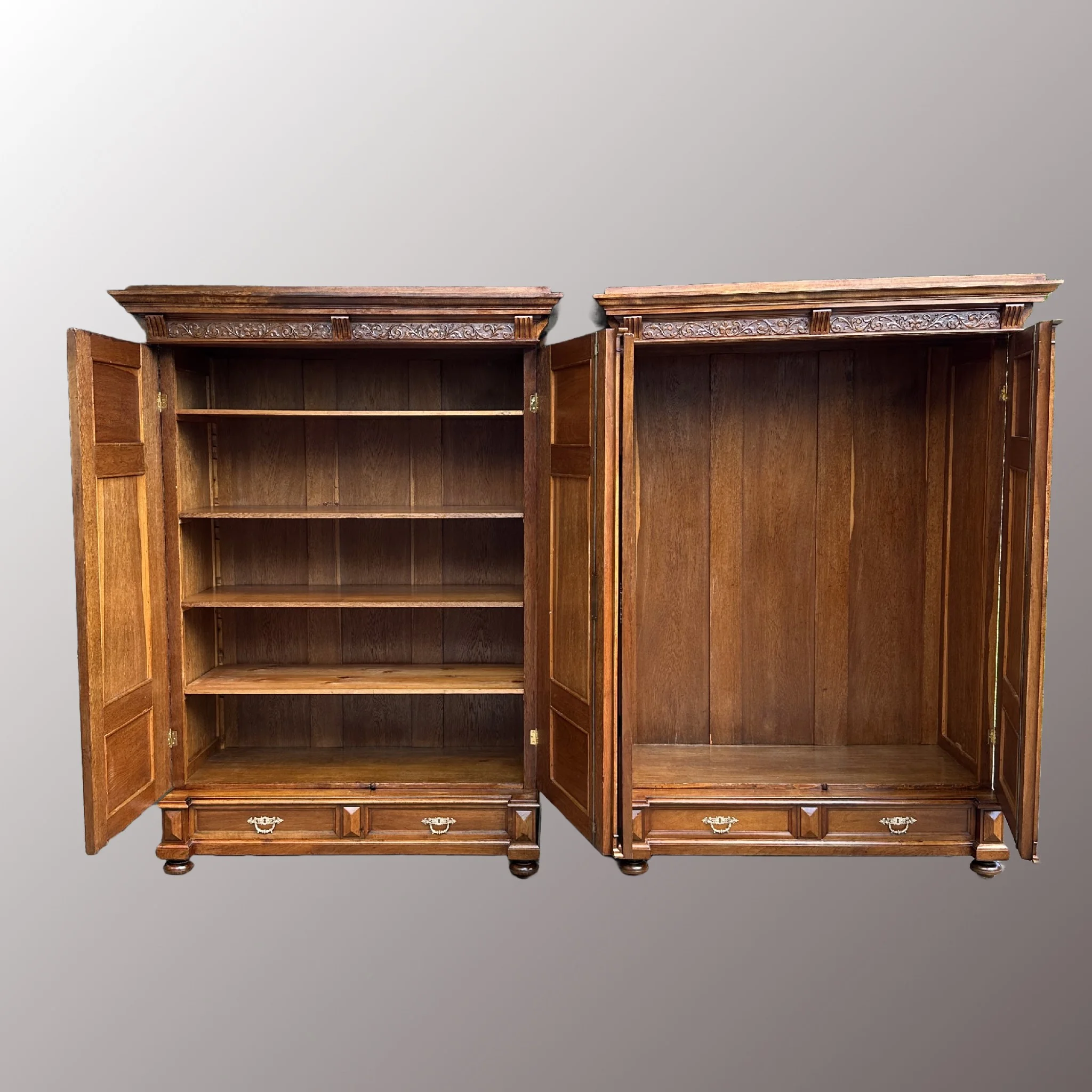 Ónémet ruhásszekrény párban - 4. nézet