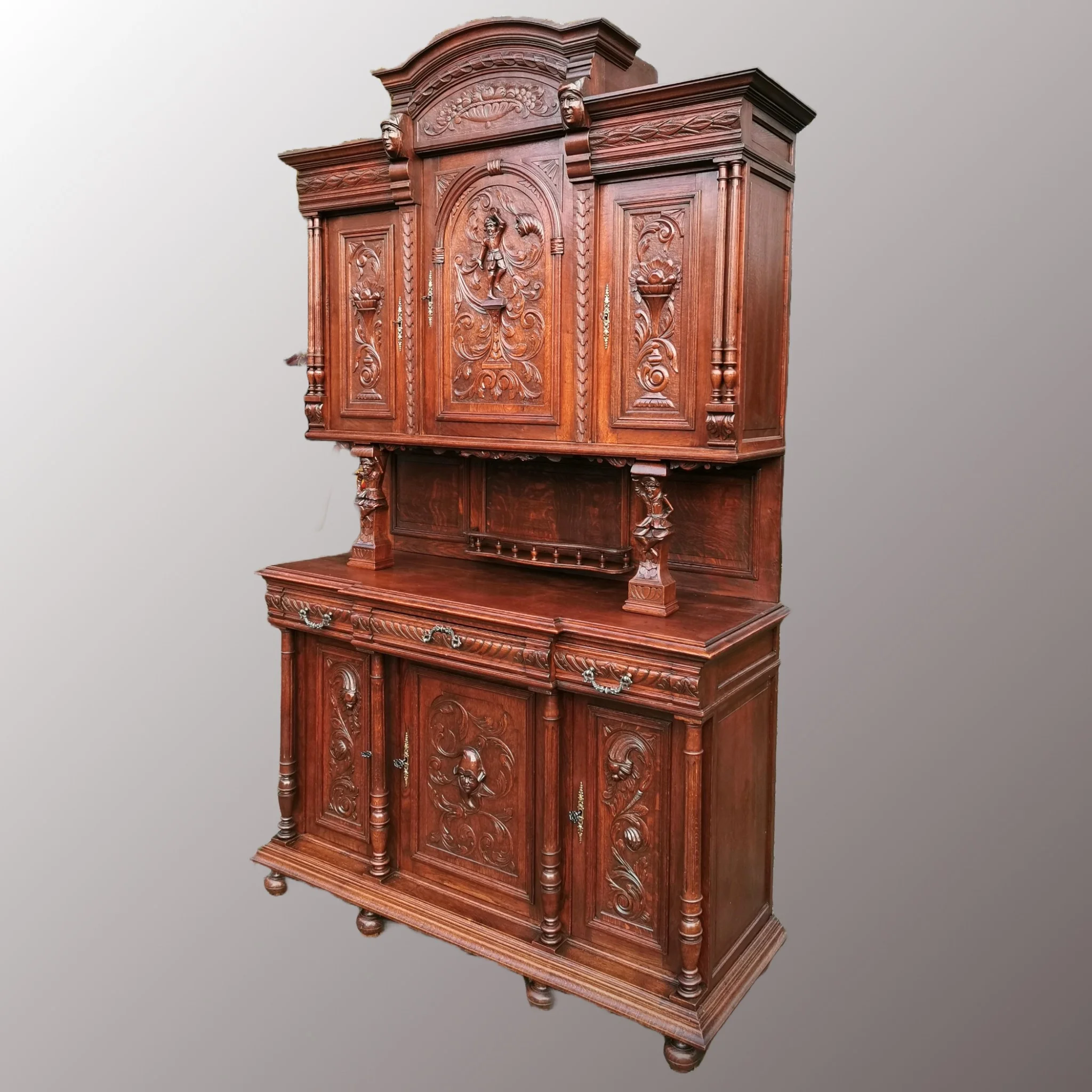 Neoreneszánsz tálaló szekrény - 2. nézet