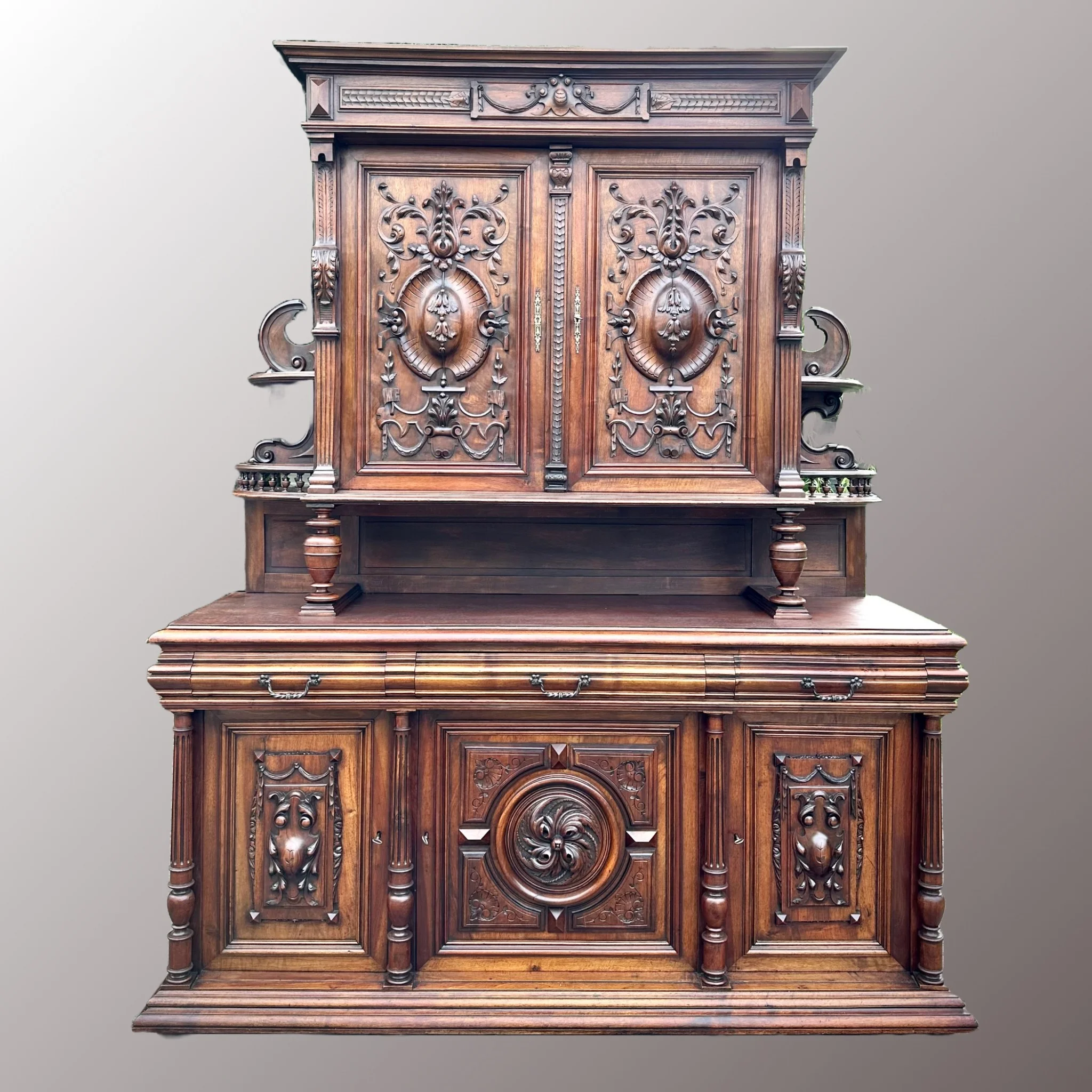 Restaurált Neoreneszánsz tálalószekrény