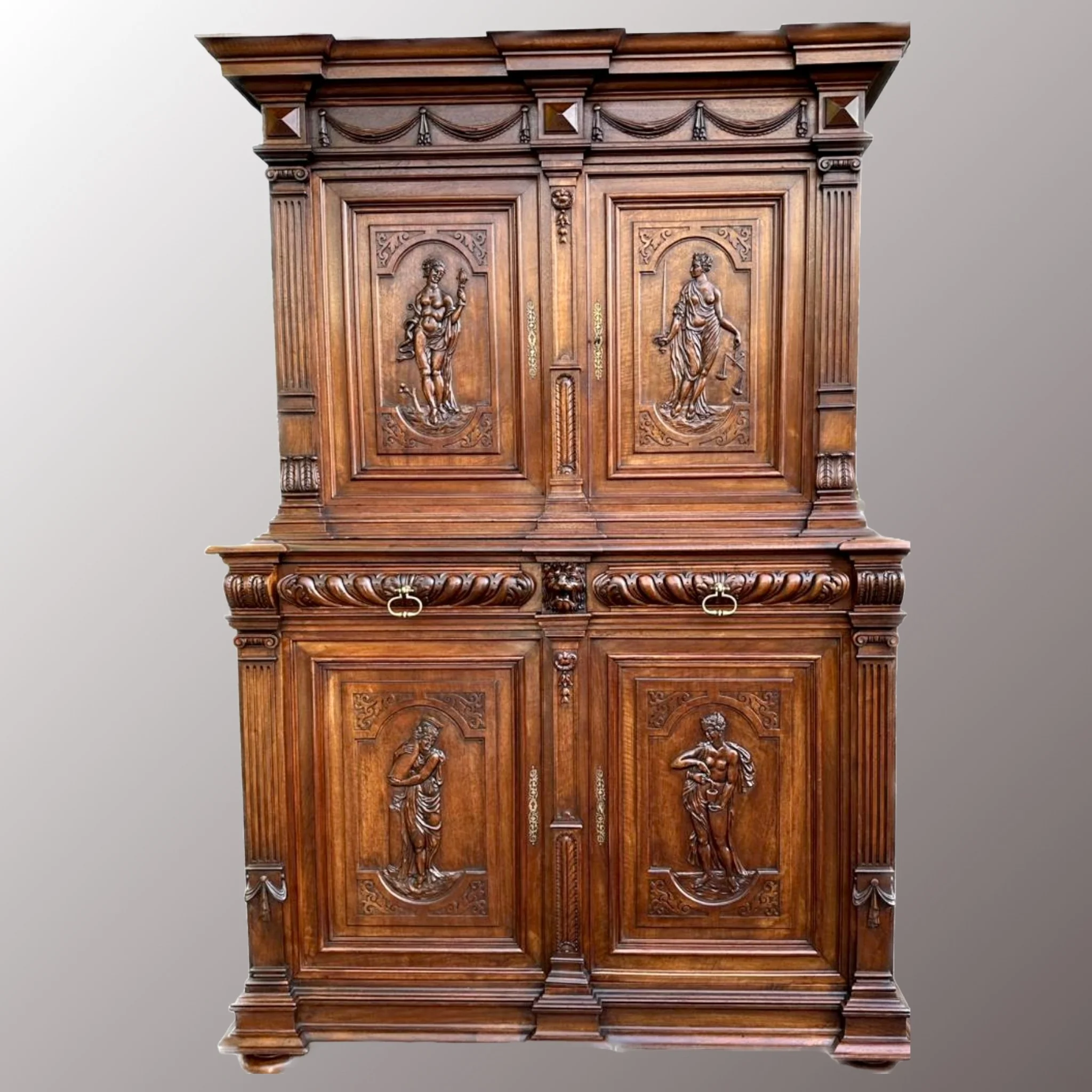 Restaurált Neoreneszánsz szekrény