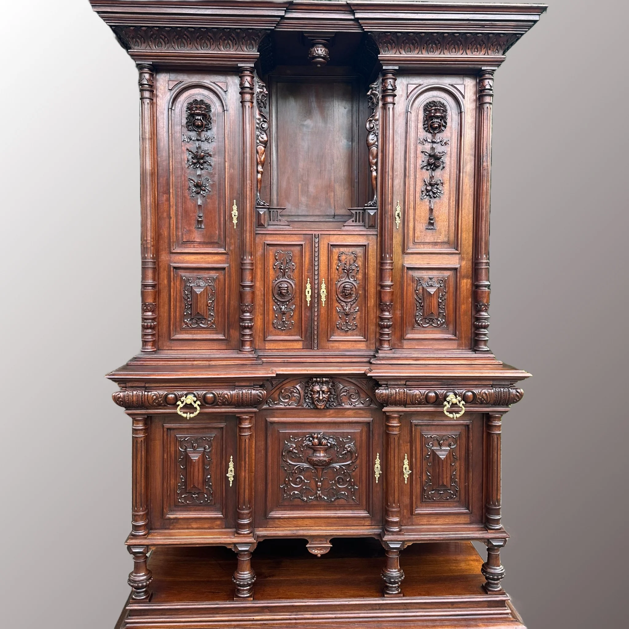 Restaurált Neoreneszánsz tálalószekrény