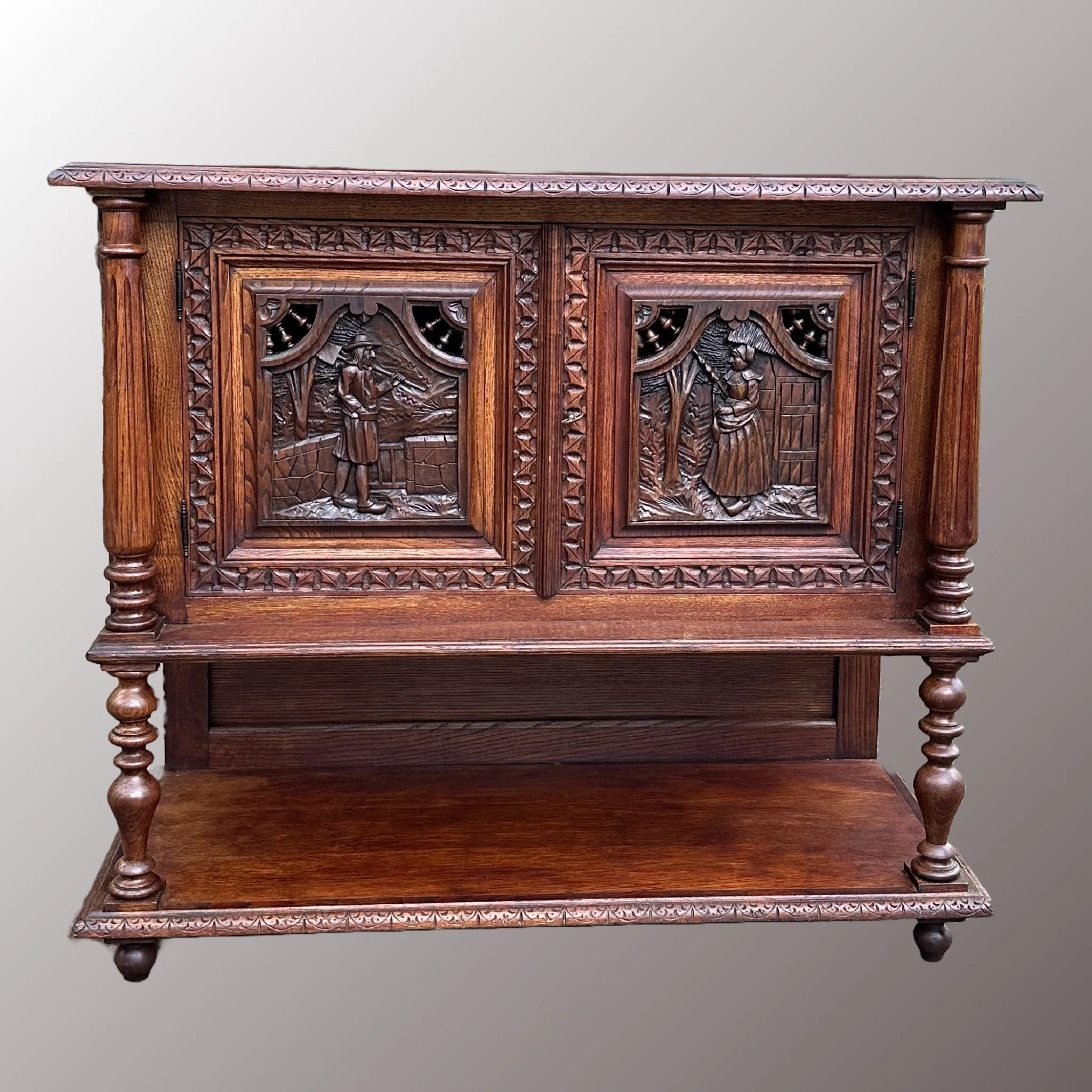 Restaurált Breton kisszekrény