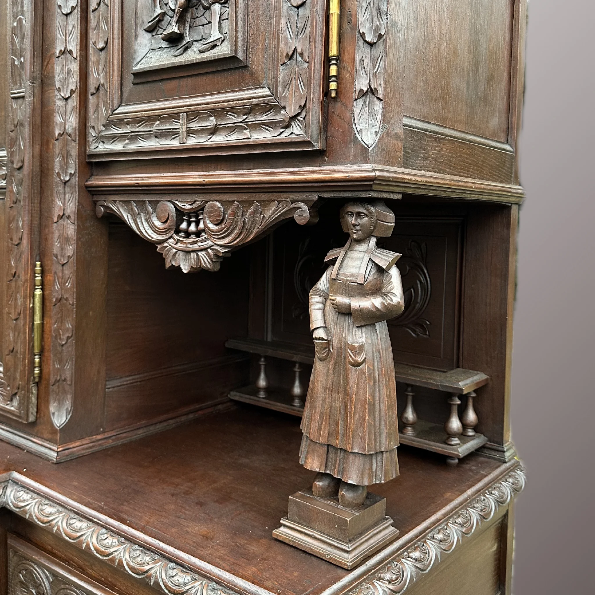 Breton tálalószekrény - 7. nézet