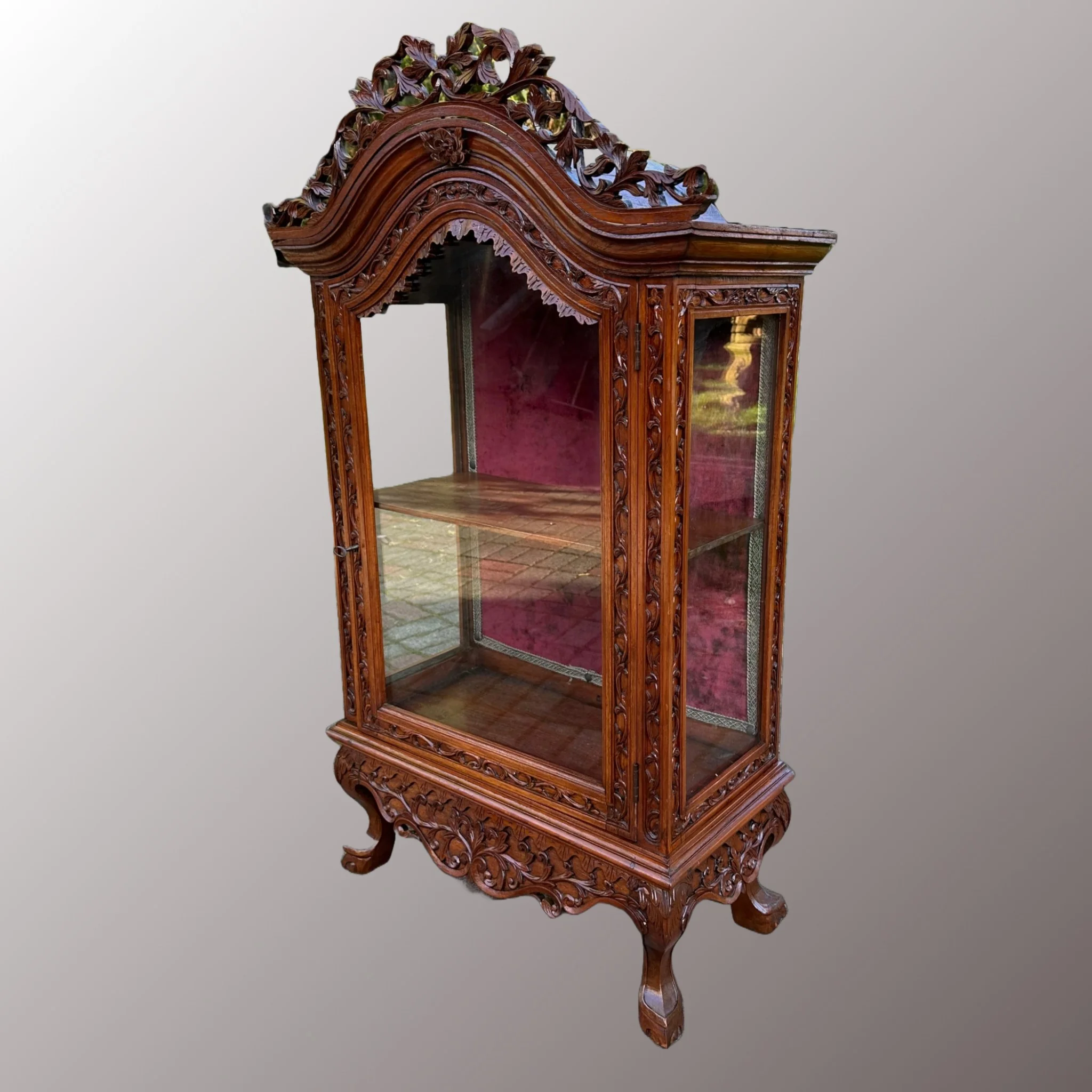 Neoreneszánsz vitrin - 2. nézet