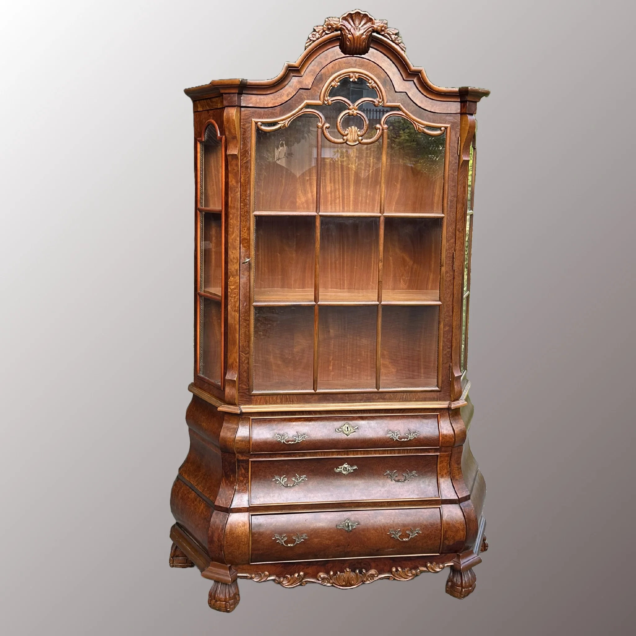 Hasonló termék: Antik hatású vitrin