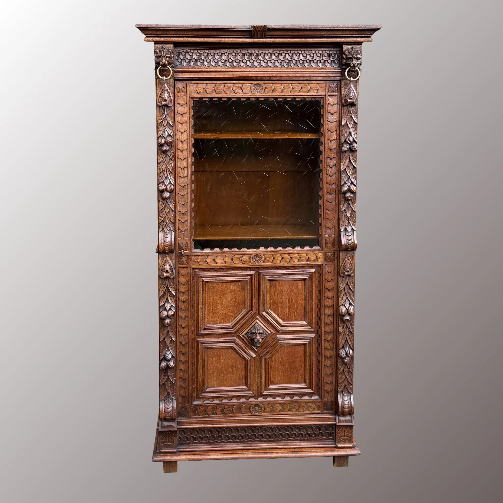 Restaurált Historizáló vitrin