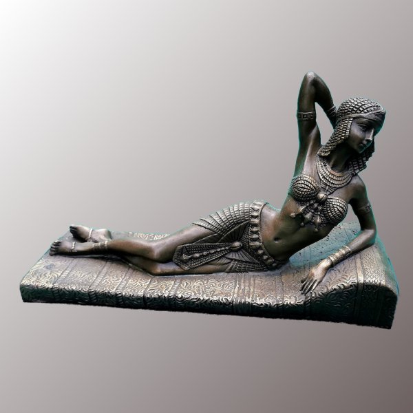 Kleopátra bronz szobor